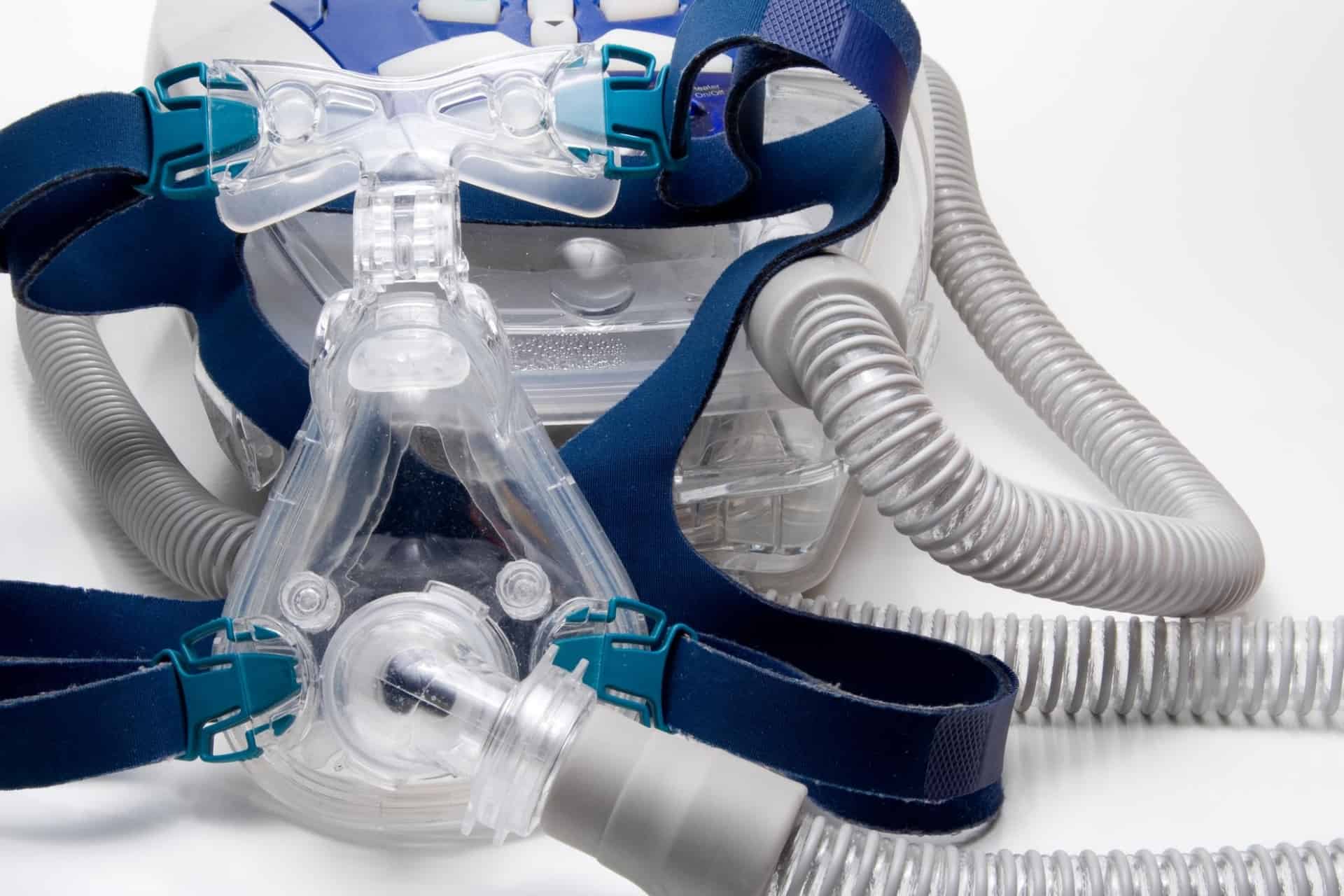 You are currently viewing How to Use a CPAP Mask to Stop Snoring